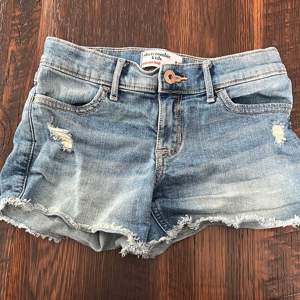 Girls abercrombie 9/10 shorts